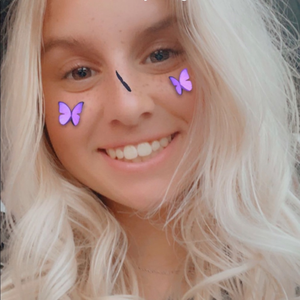 Meet your Posher, Emily